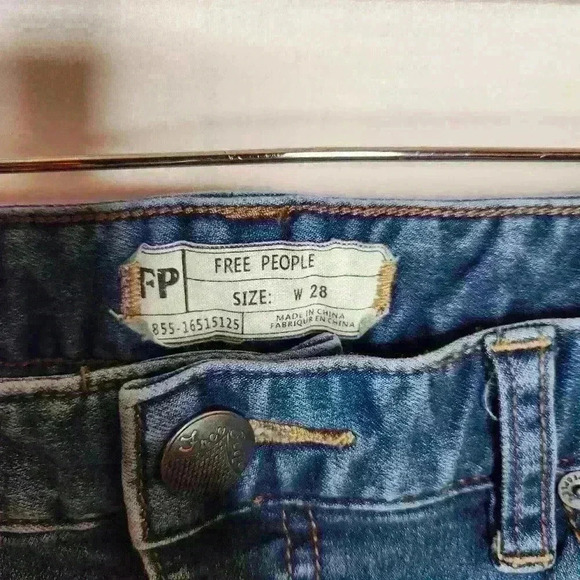 Free People Women's dark wash distressed skinny jeans size 28 - Picture 6 of 7